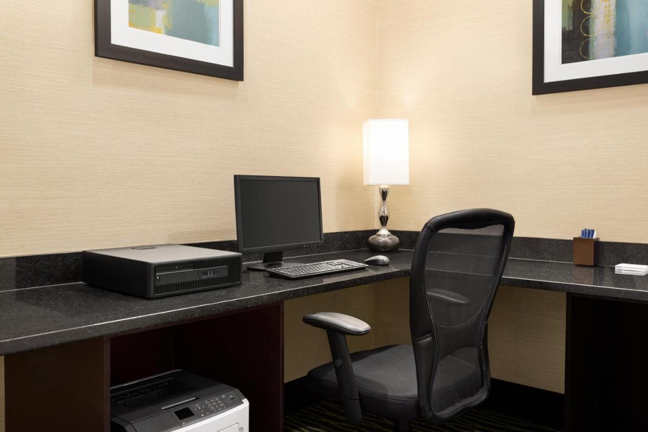 Holiday Inn Express Hotel & Suites Edmond By Ihg Zewnętrze zdjęcie