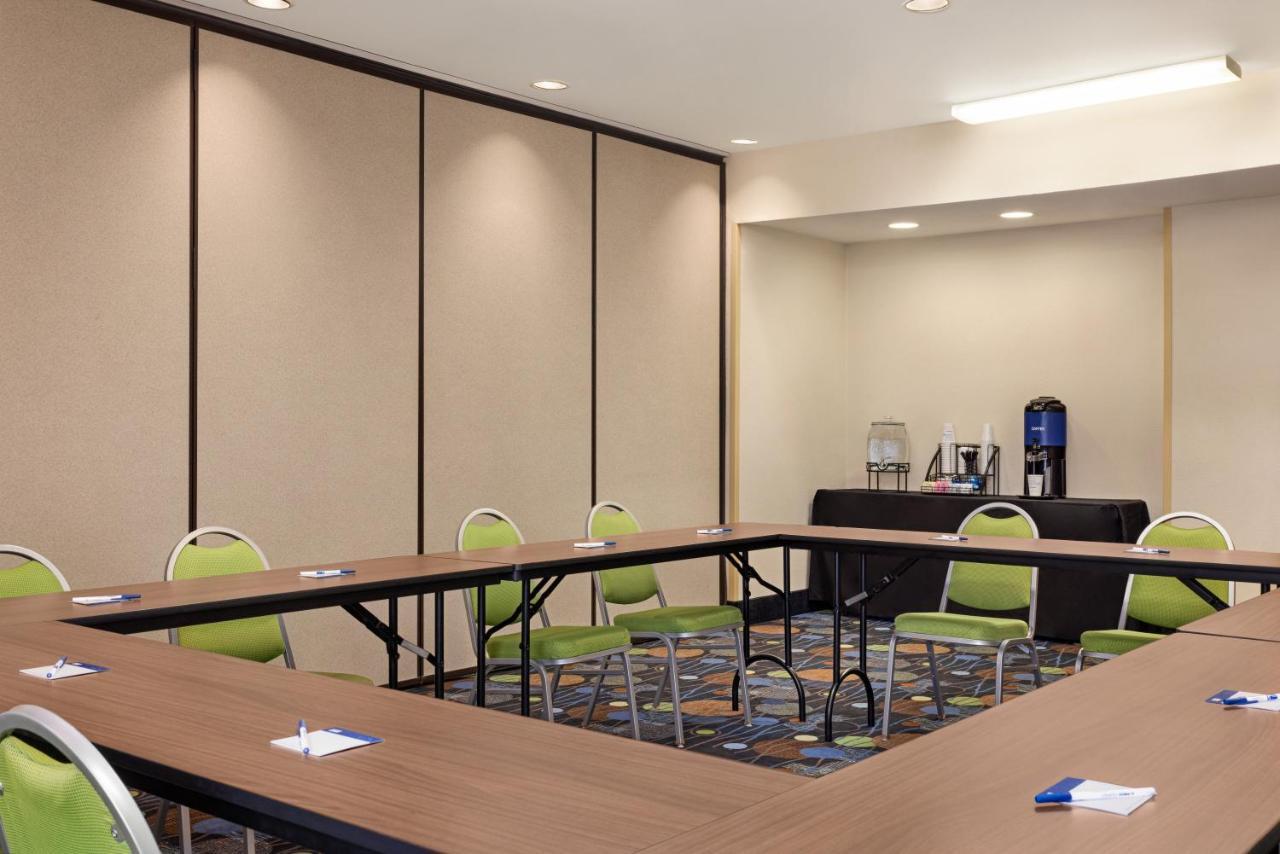 Holiday Inn Express Hotel & Suites Edmond By Ihg Zewnętrze zdjęcie