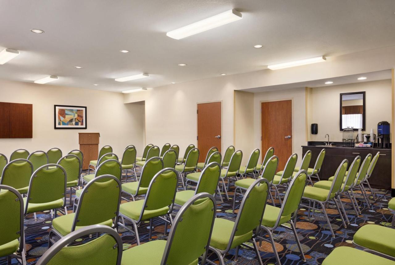 Holiday Inn Express Hotel & Suites Edmond By Ihg Zewnętrze zdjęcie