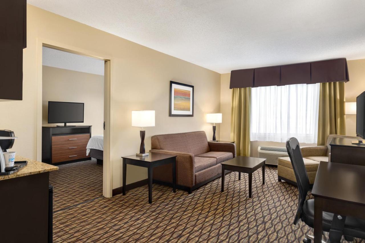 Holiday Inn Express Hotel & Suites Edmond By Ihg Zewnętrze zdjęcie